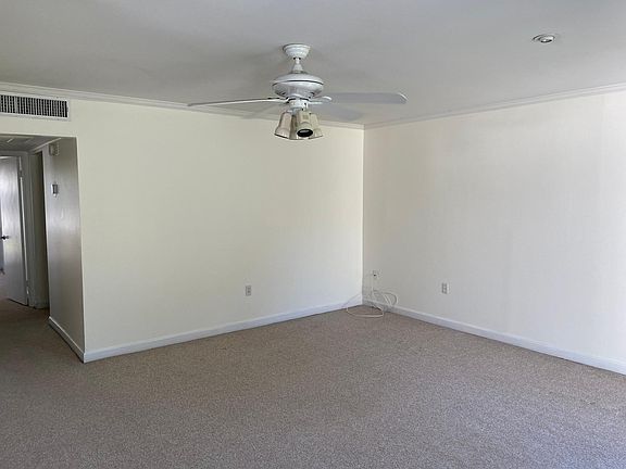 4th image of 205 Andover Pl N Unit 105
