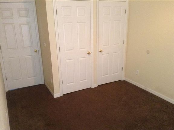 3rd image of 2215 SE 11th Ave