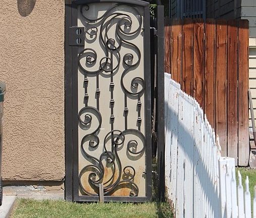 2nd image of 815 N Arrowhead Ave