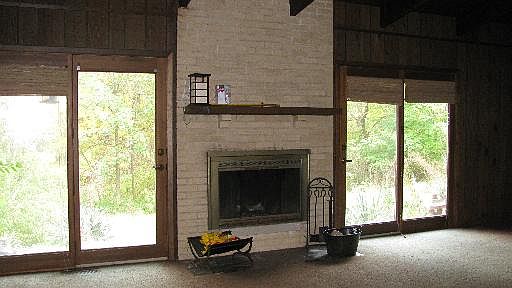 3rd image of 231 W Circle Dr