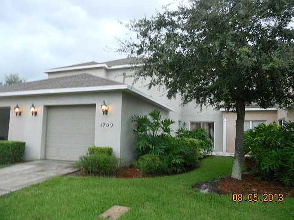 3rd image of 1709 Pointe West Way