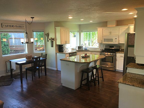 Kitchen and Breakfast Nook