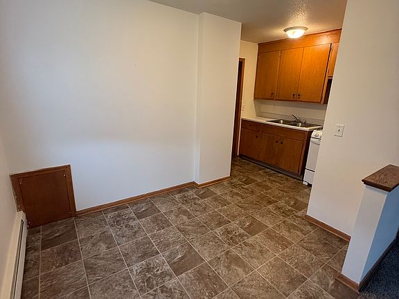 4th image of 990 Lynde Dr NE APT 202