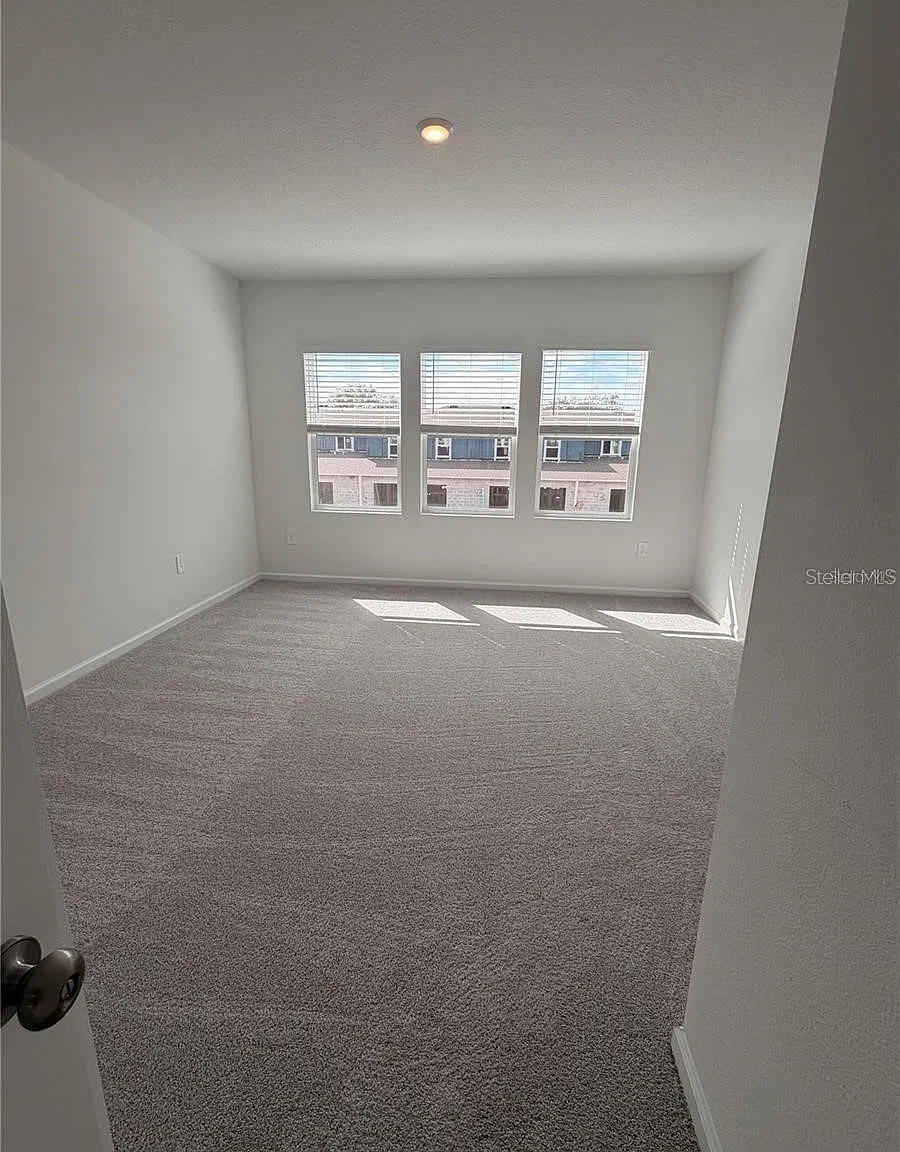 3 bed, 1782 sqft, $2,400 — Photo 1