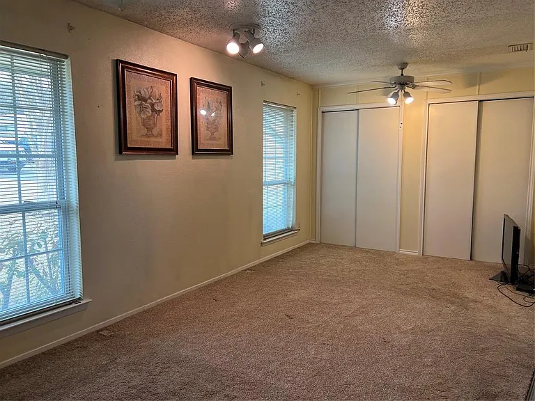 10353 Baronne Cir — Photo 6