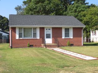705 E 11th St, Roanoke Rapids, NC 27870