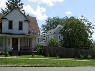 614 S Vine St, Kewanee, IL 61443