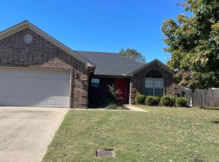1435 Maddox Dr, Conway, AR 72032