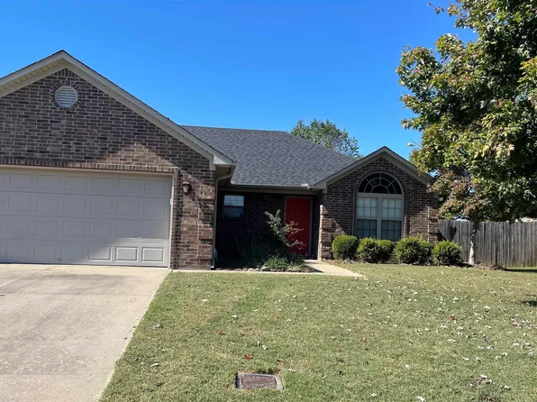 1435 Maddox Dr, Conway, AR 72032