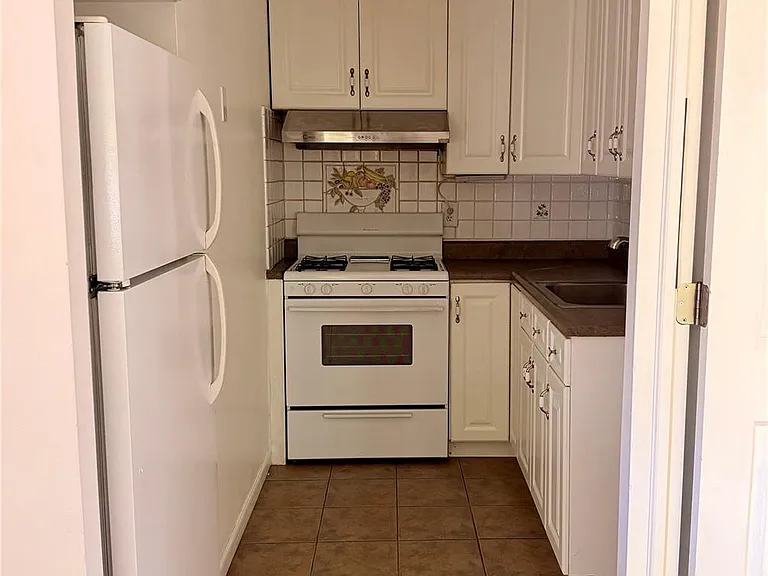 21618 39th Ave #1 — Photo 5