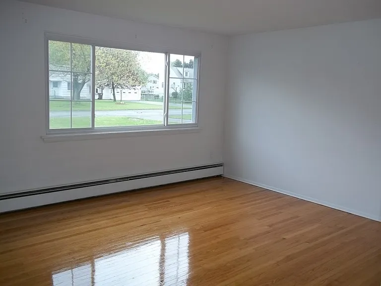 11 Beaman Rd #A — Photo 2