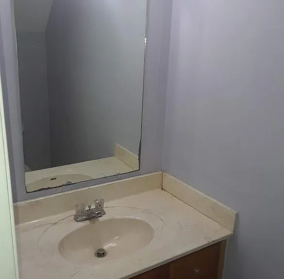 1/2 Bath Off Living Room Downstairs