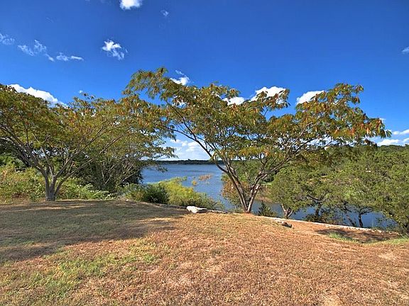 4th image of 3235 Lakeside Dr