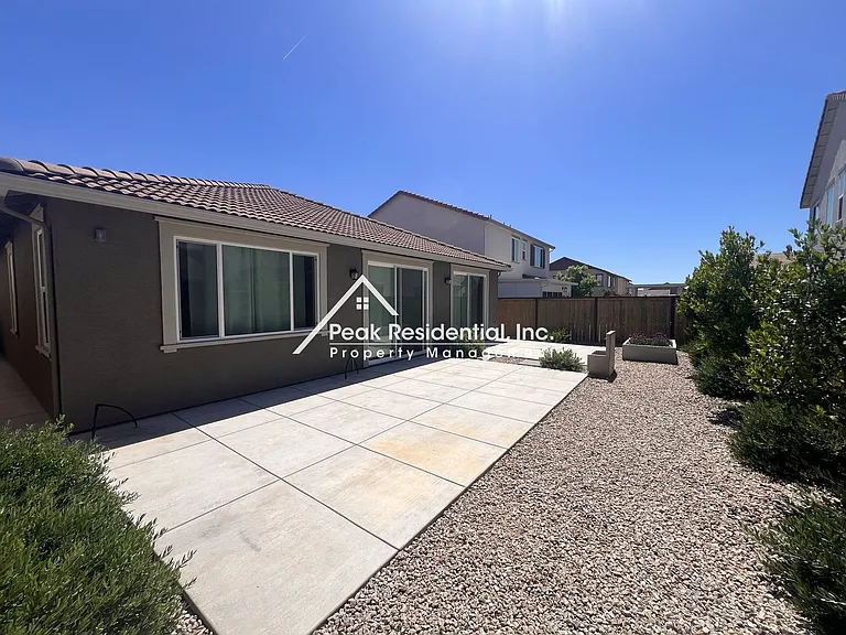 4616 S Hills Dr — Photo 6
