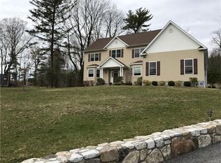 228 Washburn Rd, Briarcliff Manor, NY 10510