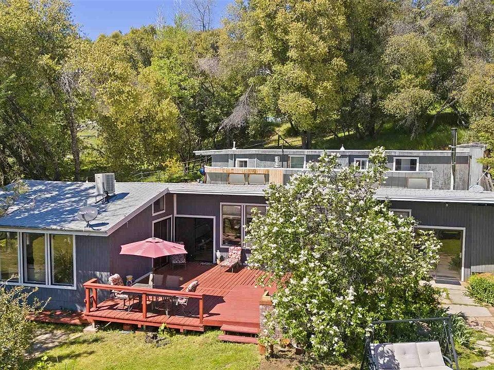 1st image of 17858 Skyfarm Dr