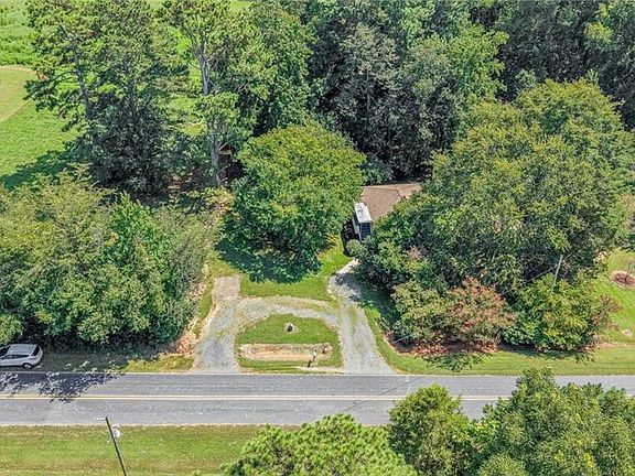 3rd image of 1738 Kivett Council Rd