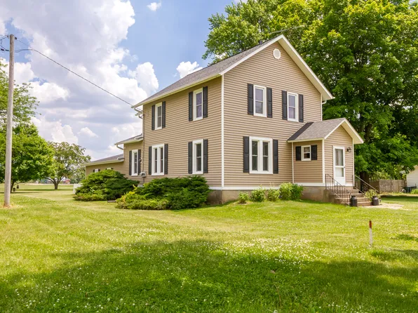 448 N East St, Somonauk, IL 60552