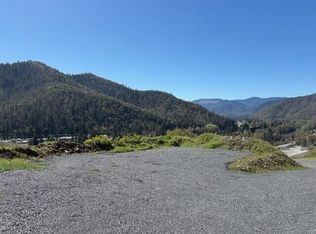 766 N River Rd, Rogue River, OR 97537