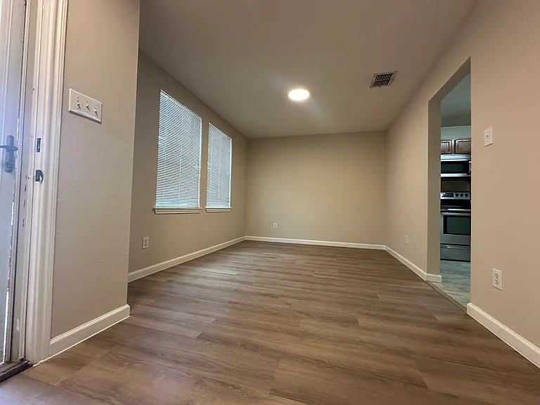 1316 Willow Tree Dr — Photo 14