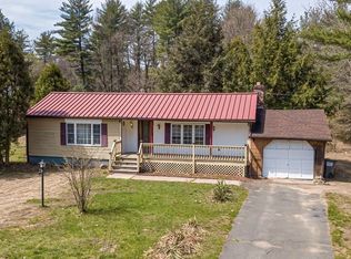 156 County Rd, Southampton, MA 01073