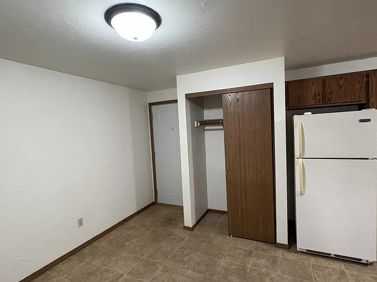 Make Lake Street Apartments YOUR Home!! — Photo 8