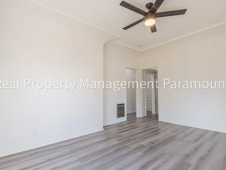 2757 Mansfield Ave — Photo 2