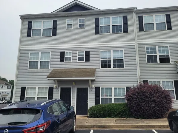 221 Campus Dr APT B, Central, SC 29630