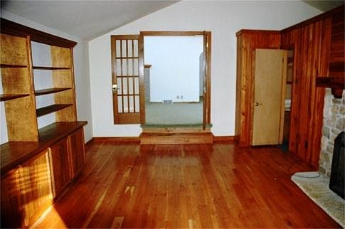 5th image of 10607 Westwood Dr