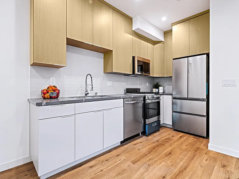 520 N Saint Andrews Pl #3 — Photo 4
