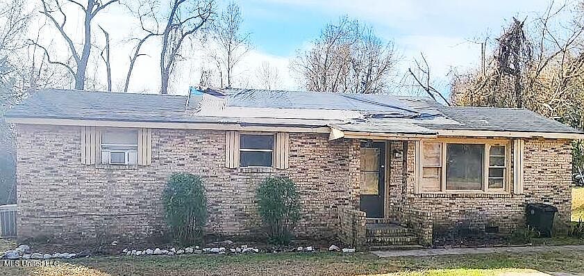 1st image of 135 Autumn Dr