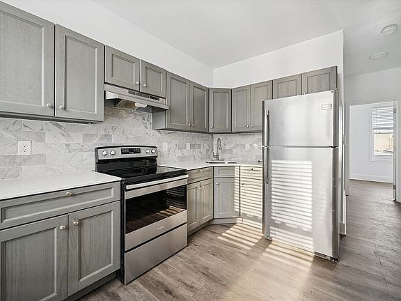 2nd image of 6143 Glenmore Ave