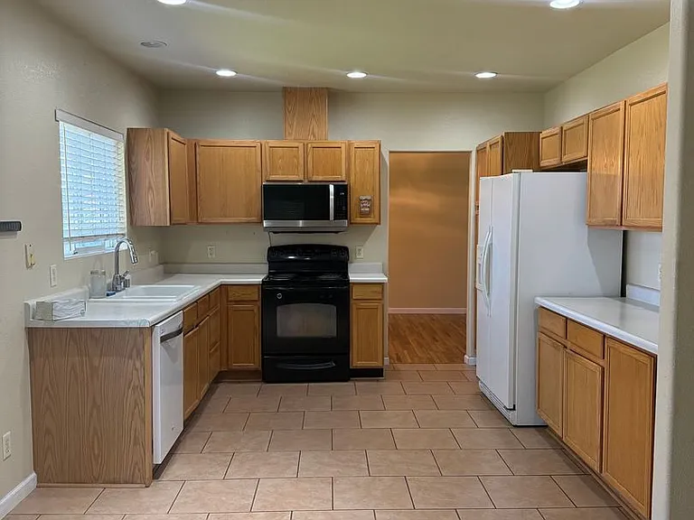 1080 Crosswater Dr — Photo 6