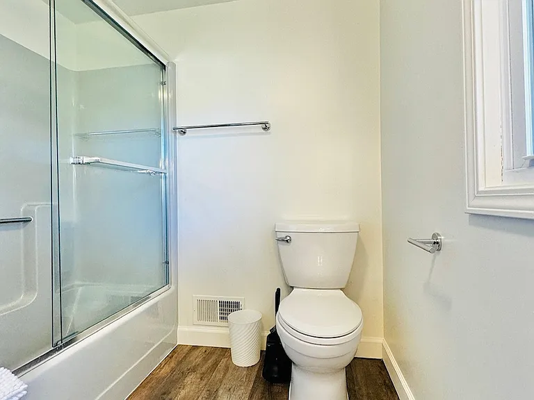 2453 W 16th St — Photo 28