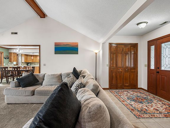 3rd image of 8420 Hawk Spring Hl