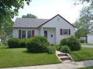 111 4th St S, Waterville, MN 56096