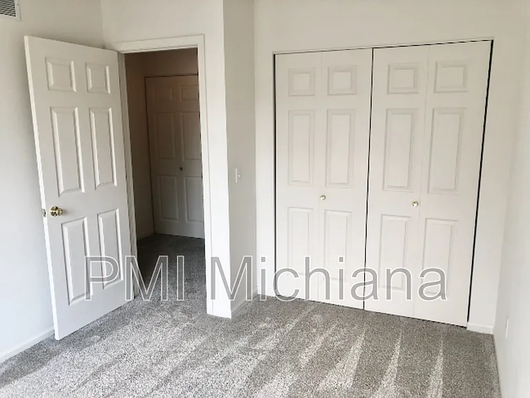 51880 Courtland Dr E — Photo 17