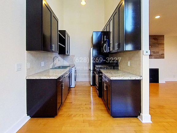 3rd image of 3131 S Canfield Ave APT 207