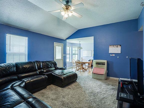 4th image of 1605 City View Dr