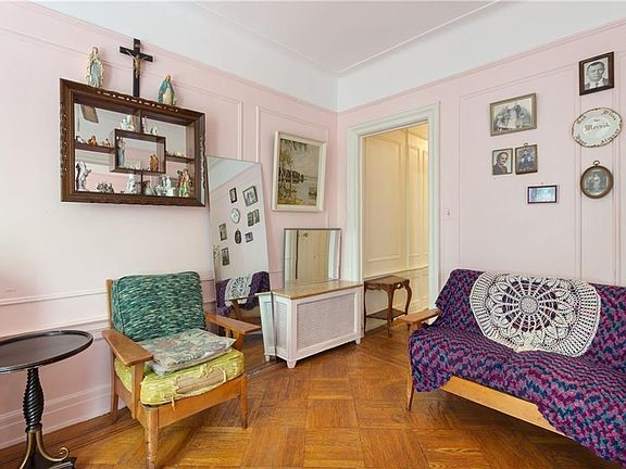 4th image of 637 41st St APT 3A