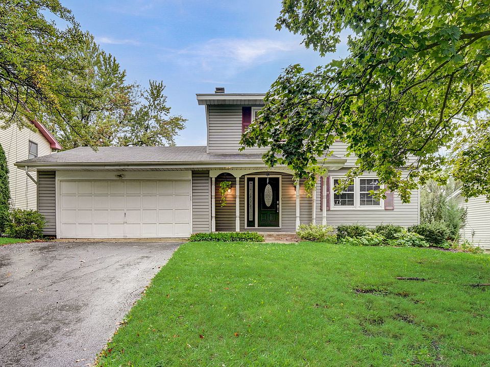 31 Pine Ave, Lake Zurich, IL 60047 | Zillow