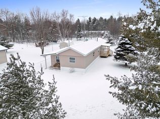 W10807 Neveln Ln, Crivitz, WI 54114