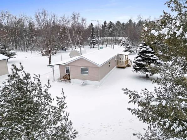 W10807 Neveln Ln, Crivitz, WI 54114
