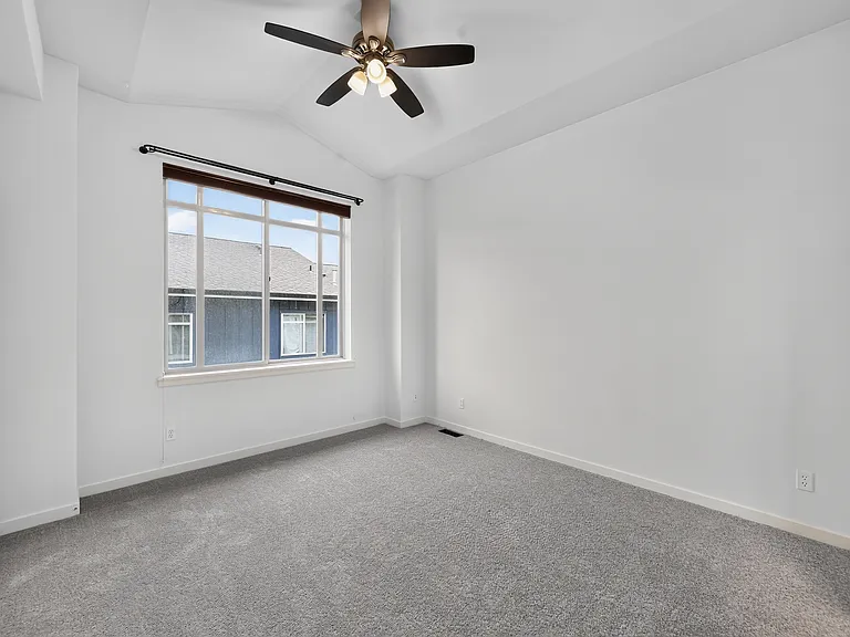 2172 Yakima Ct — Photo 9
