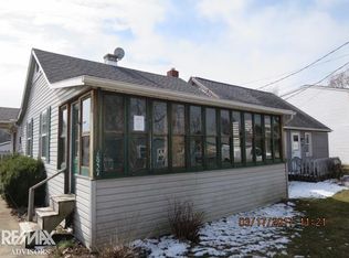 7857 Lake Dr, Algonac, MI