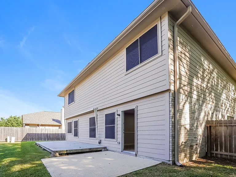 23503 Maple View Dr — Photo 17