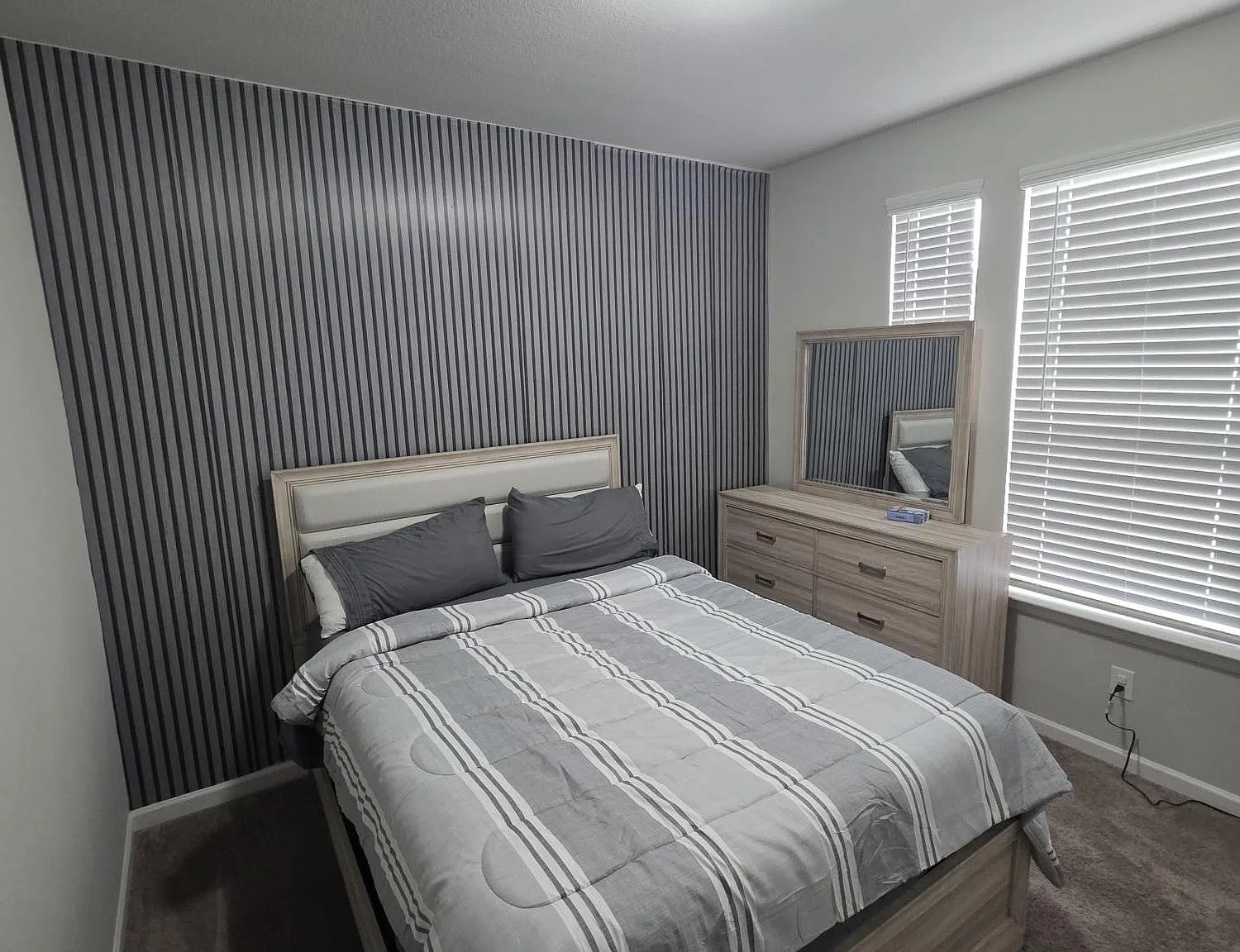 1 bed, 1.0 bath, 2300 sqft, $1,481 — Photo 2