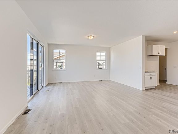 4th image of 1121 E Hopkins Circle