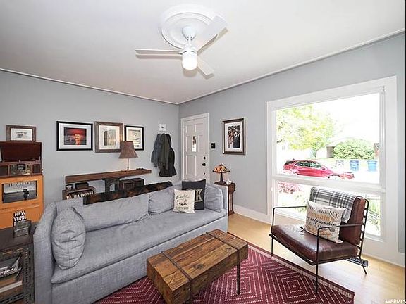 4th image of 1756 E Redondo Ave