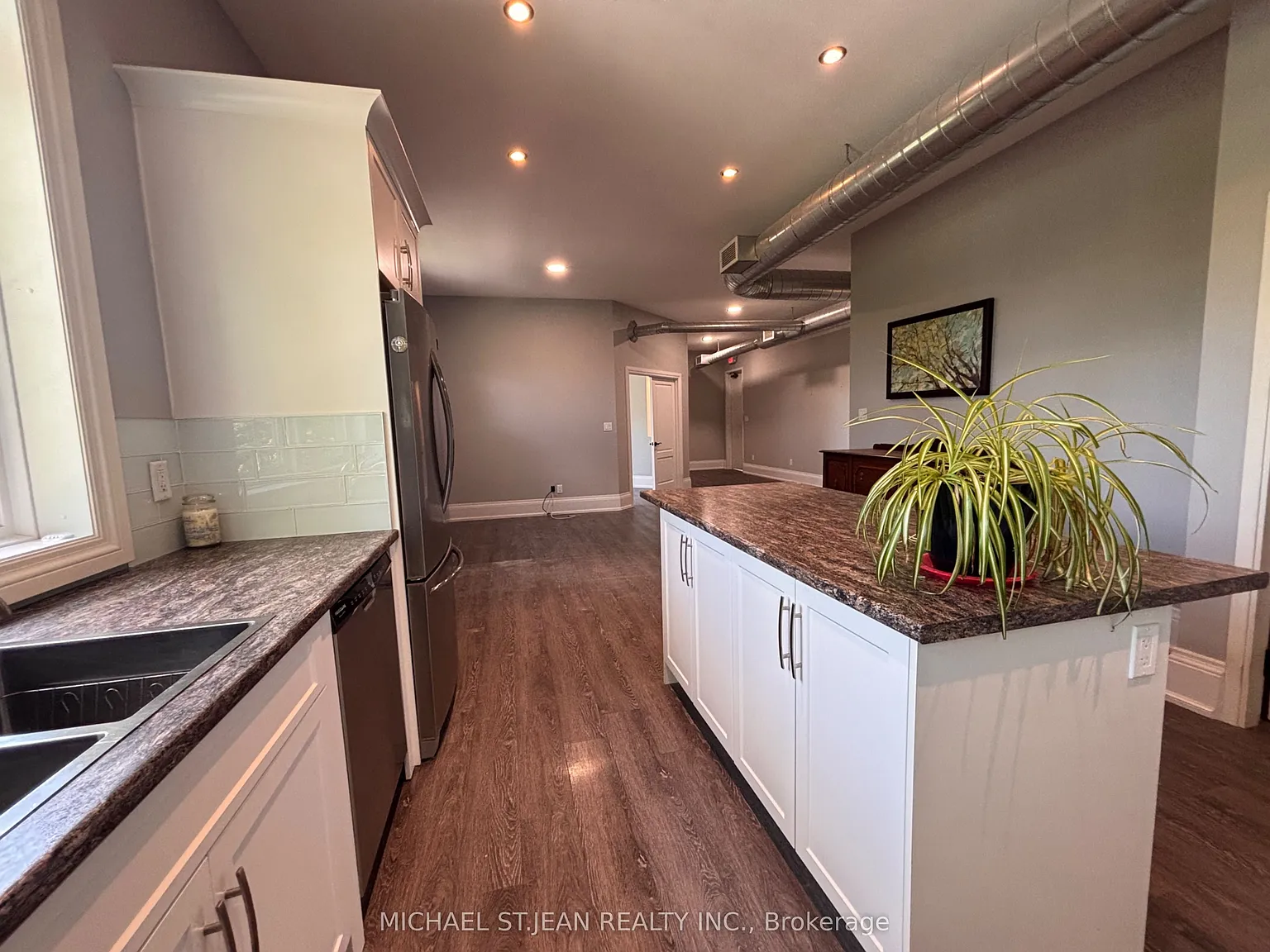 1 bed, $2,799 — Photo 4